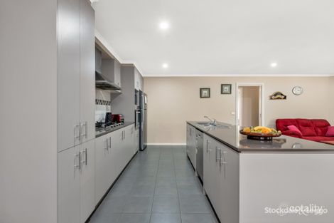 Property photo of 10 Chasseles Place Bannockburn VIC 3331