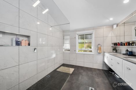 Property photo of 76 Barrack Road Cannon Hill QLD 4170