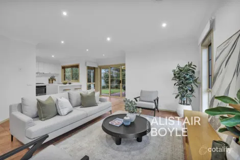 Property photo of 2 St Leonard Way Pakenham VIC 3810