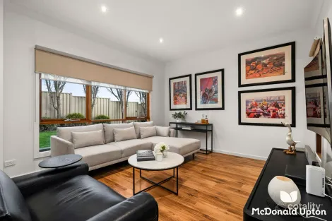 Property photo of 4 Peterborough Court Attwood VIC 3049