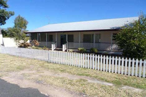 8 Eleanor St, Miles, QLD 4415