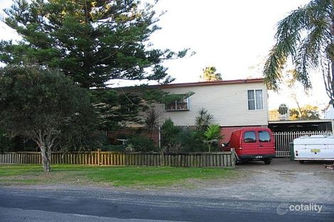 5 Natuna Ave, Budgewoi, NSW 2262