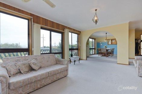 Property photo of 1 Pine Tree Court Belmont VIC 3216