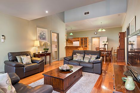 Property photo of 25 Roland Avenue Strathmore VIC 3041