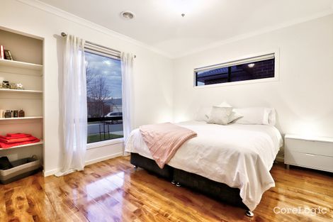 Property photo of 41 Cockatiel Circuit Craigieburn VIC 3064