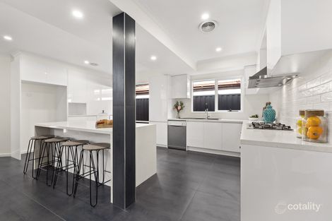 Property photo of 30 Arthur Phillip Way Mill Park VIC 3082