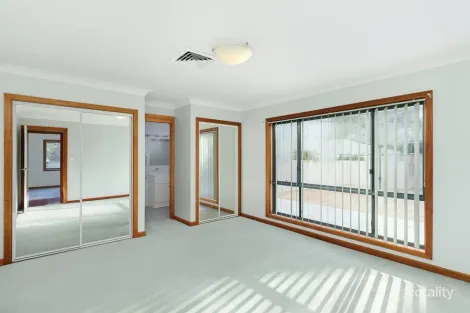 Property photo of 2 Taminga Crest Cordeaux Heights NSW 2526