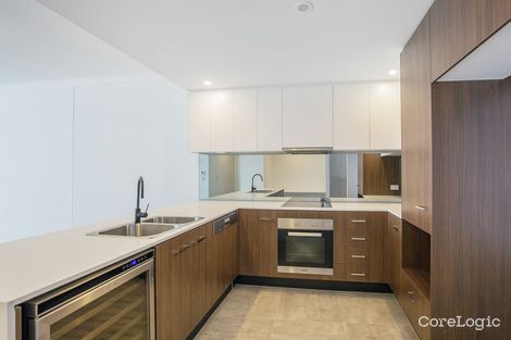 Property photo of 2105/397 Christine Avenue Varsity Lakes QLD 4227