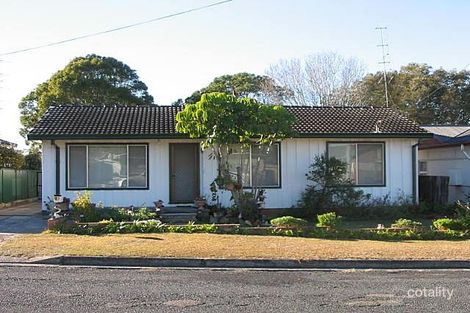 17 Athol St, Toukley, NSW 2263