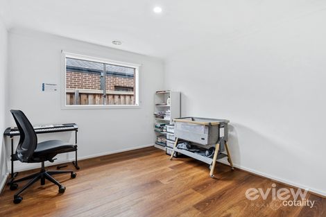 Property photo of 13 Swiss Way Manor Lakes VIC 3024