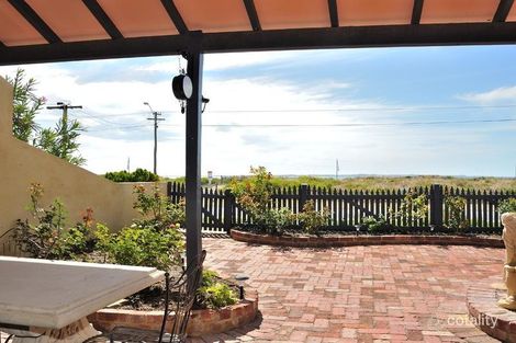 Property photo of 2/127 Rockingham Beach Road Rockingham WA 6168