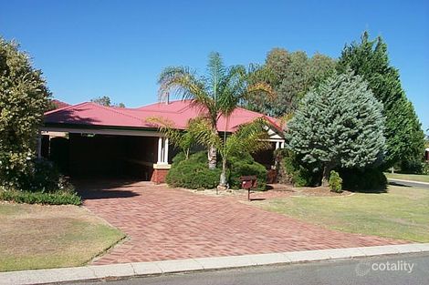 35 Lucraft Gdns, Winthrop, WA 6150