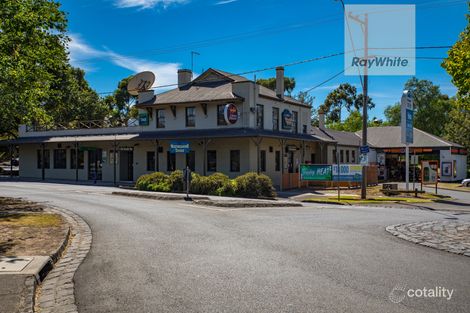 Property photo of 8 The Crest Attwood VIC 3049