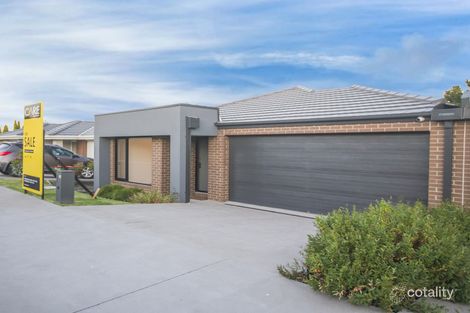 Property photo of 26 Expedition Circuit Pakenham VIC 3810