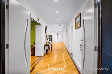 Property photo of 14 Parslow Crescent Lynbrook VIC 3975
