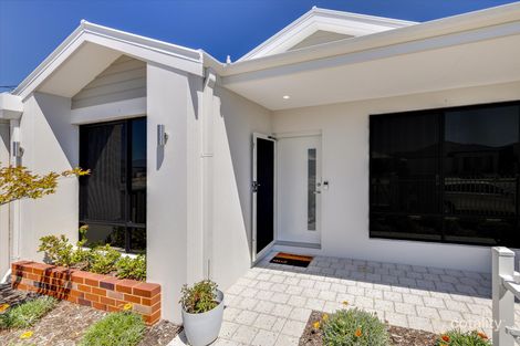Property photo of 53 Turquoise Boulevard Treeby WA 6164
