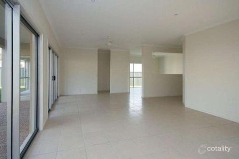 Property photo of 11 Emerson Drive Bonogin QLD 4213