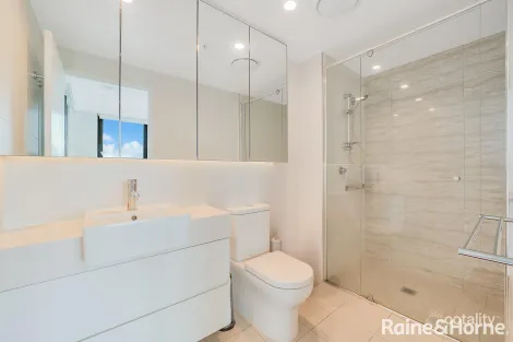 Property photo of 2061/123 Cavendish Road Coorparoo QLD 4151