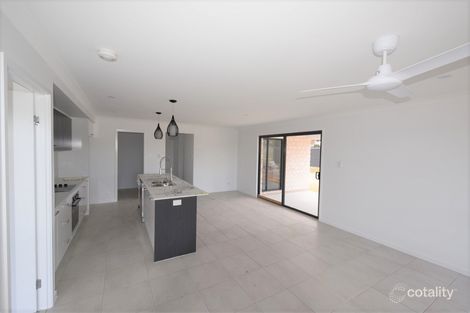 Property photo of 4A Primrose Place Regency Downs QLD 4341