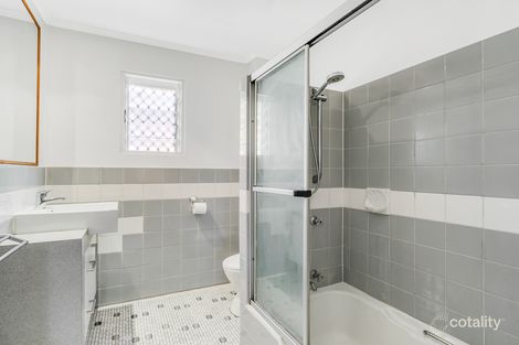 Property photo of 3/28 Peerless Avenue Mermaid Beach QLD 4218