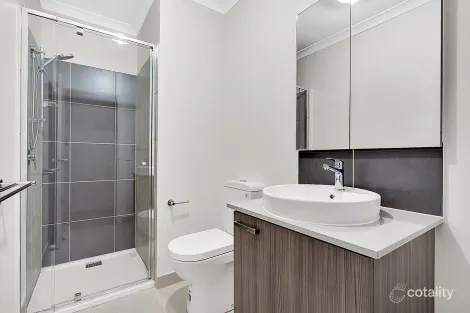 Property photo of 5 Roseneath Way Mickleham VIC 3064