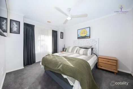 Property photo of 21 Emperor Parade Tarneit VIC 3029