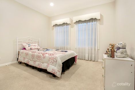 Property photo of 28M Hughes Parade Reservoir VIC 3073