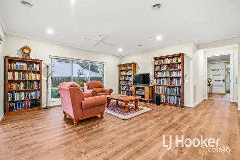 Property photo of 19 Breakaway Court Bunyip VIC 3815