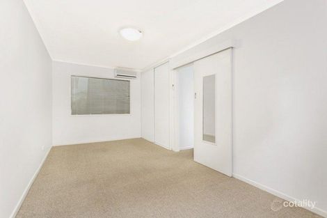 Property photo of 2/11 Ricardo Street Kelvin Grove QLD 4059