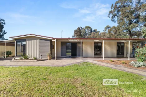 Property photo of 2 Howie Place Collie WA 6225