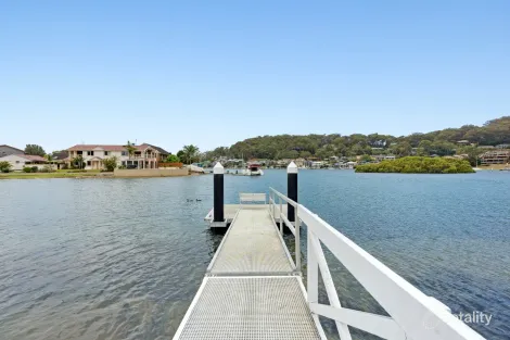 3 Helmsman Bvd, St Huberts Island, NSW 2257