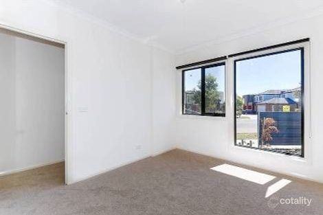 Property photo of 348 Grand Boulevard Craigieburn VIC 3064