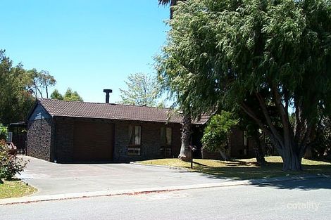 4 Hamilton Pl, Safety Bay, WA 6169