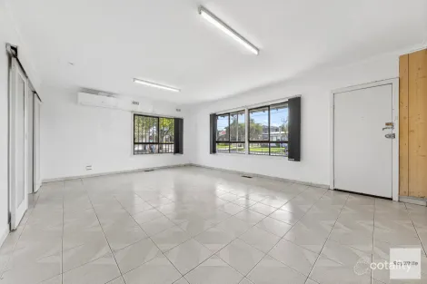 Property photo of 8 Central Grove Broadmeadows VIC 3047