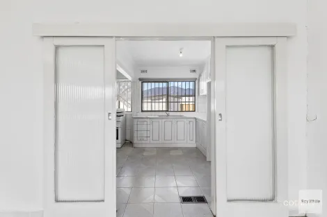 Property photo of 8 Central Grove Broadmeadows VIC 3047