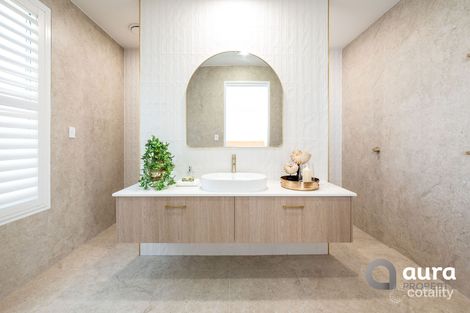 52 Tamborine Cres, Banya, QLD 4551