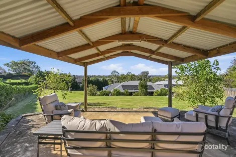 Property photo of 4 Yewens Circuit Grasmere NSW 2570