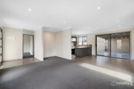 Property photo of 21/3 Campaspe Way Point Cook VIC 3030