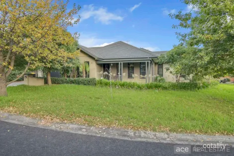 11 Cullen Tce, Caroline Springs, VIC 3023