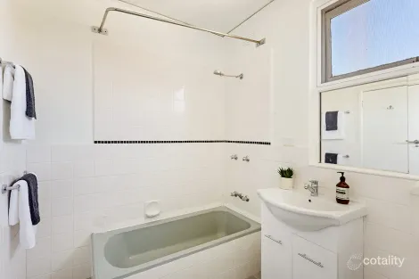 Property photo of 12A/22 Allison Road Elsternwick VIC 3185
