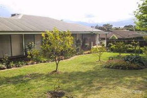 6 Graduate Cres, Wheelers Hill, VIC 3150