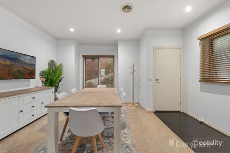 Property photo of 2/14 McNabb Street Berwick VIC 3806