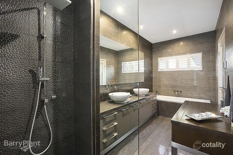 Property photo of 26 York Road Berwick VIC 3806