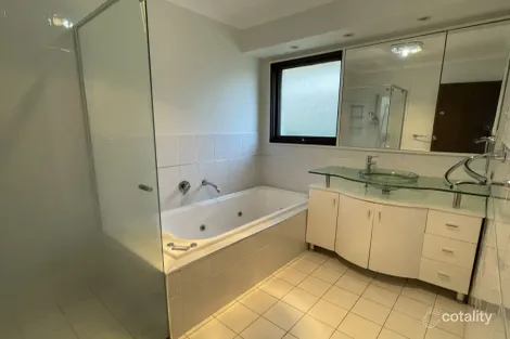 Property photo of 1 Bayline Drive Point Clare NSW 2250