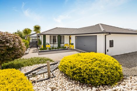 Property photo of 3 Sweet Gum Court Pakenham VIC 3810