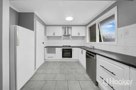 Property photo of 40 Riddle Drive Melton VIC 3337