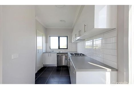 Property photo of 20 Queenie Way Cranbourne West VIC 3977