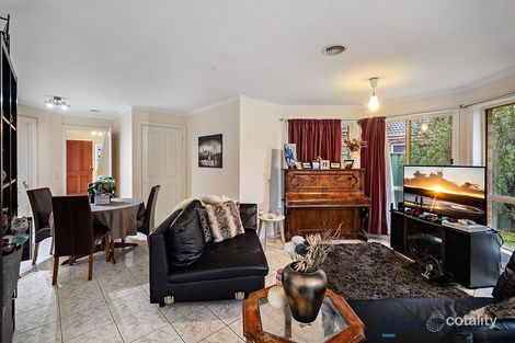 10 Taunton Pl, Lake Gardens, VIC 3355