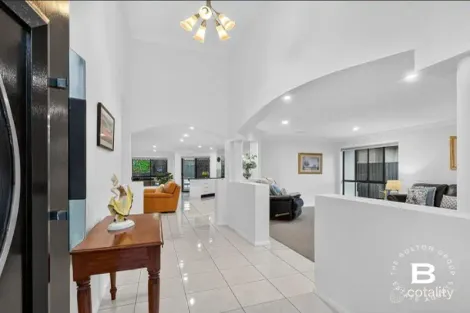 Property photo of 43 Oakview Circuit Brookwater QLD 4300