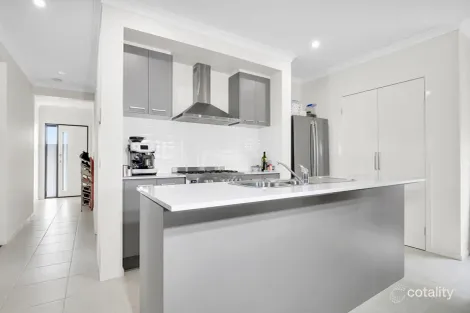 Property photo of 32 Chivalry Drive Mooroopna VIC 3629